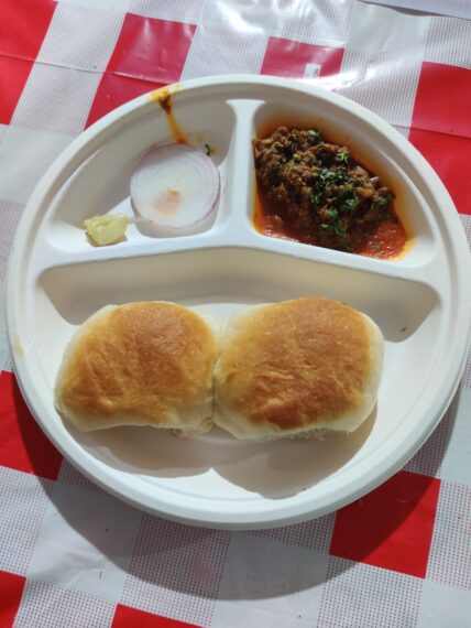 Chicken Kheema Pav