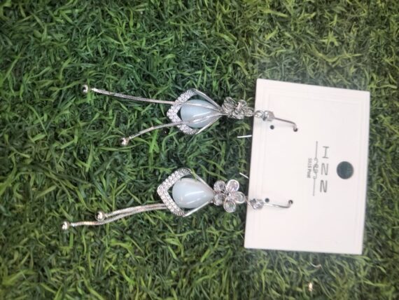Earing fashionable