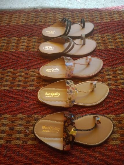 Flat sandals
