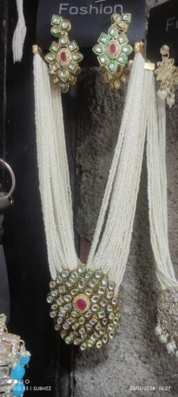 Haar necklace