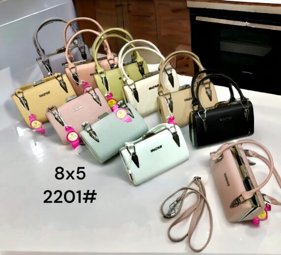 Leather shiny purse
