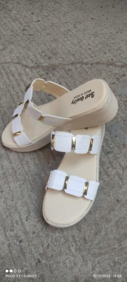 Casual sandal.