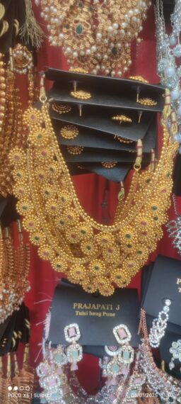 Necklace and earrings set