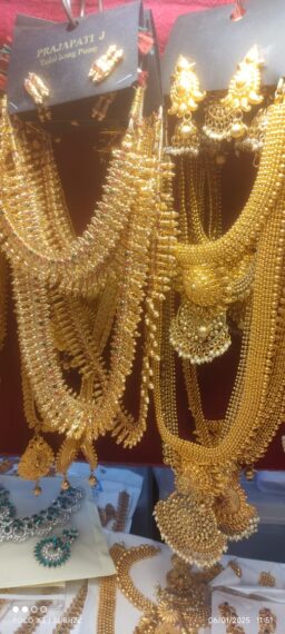 Necklace set for sale