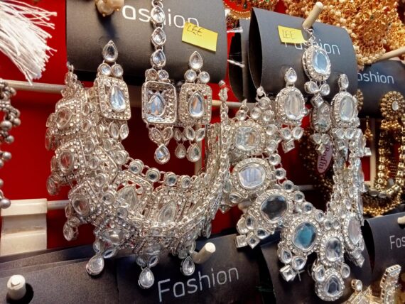 Regular necklace