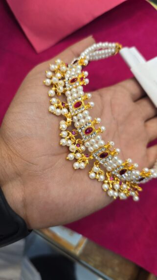 Necklace golden