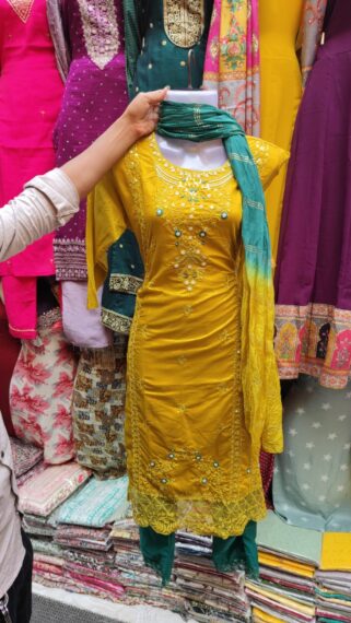 Yellow kurties