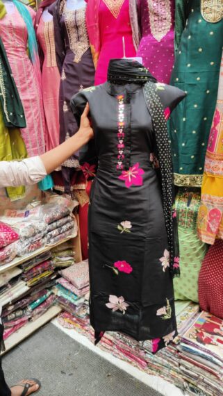 Black kurties