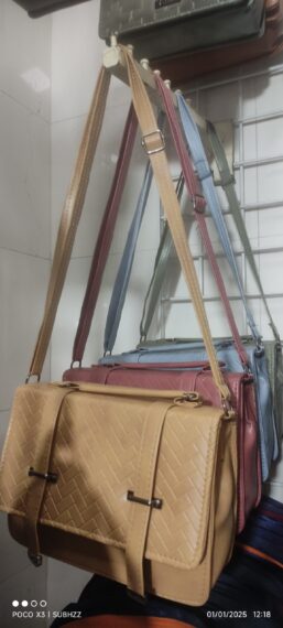 Causal hand bag