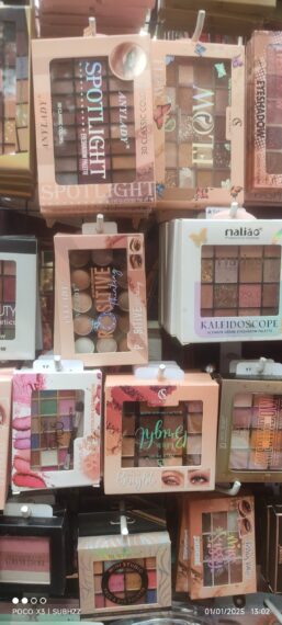Eye shadow pallet