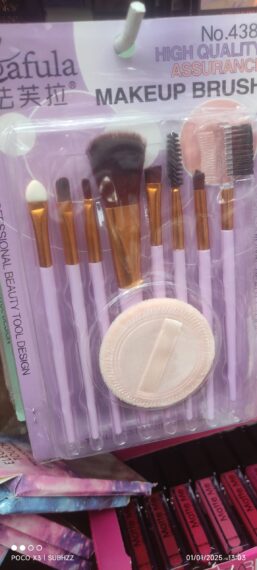 Makeup brush
