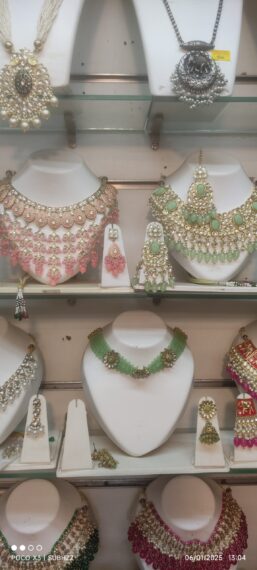 Diamond style necklace
