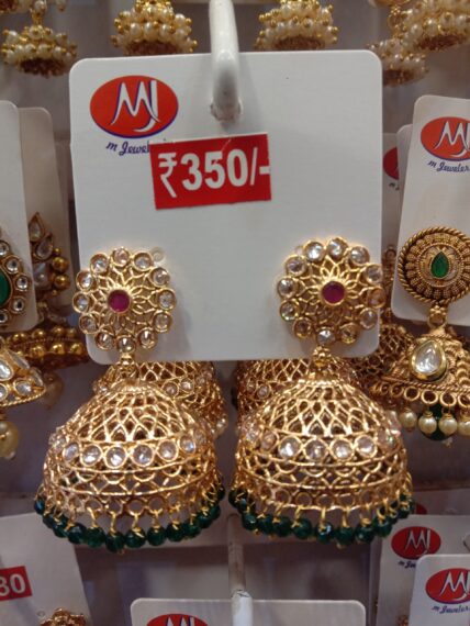 Golden zhumka
