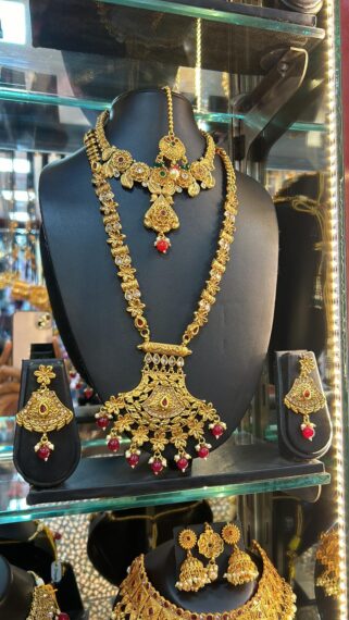 earing and necklace set