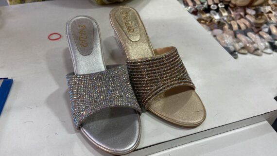 shiny chappals